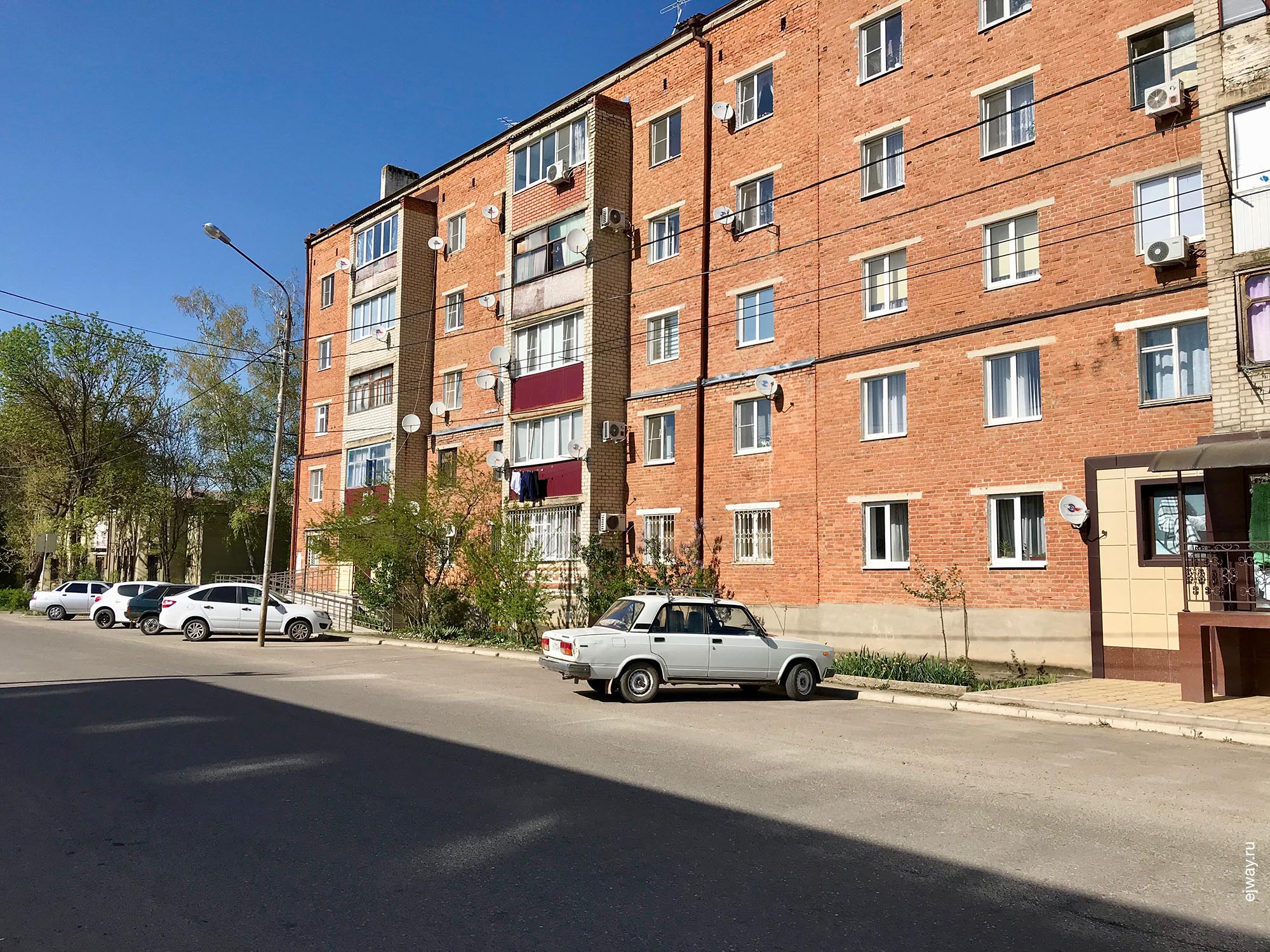 Россия, Апшеронск, Городские детали, ejway.ru, фасад, жилой дом, кирпичный дом