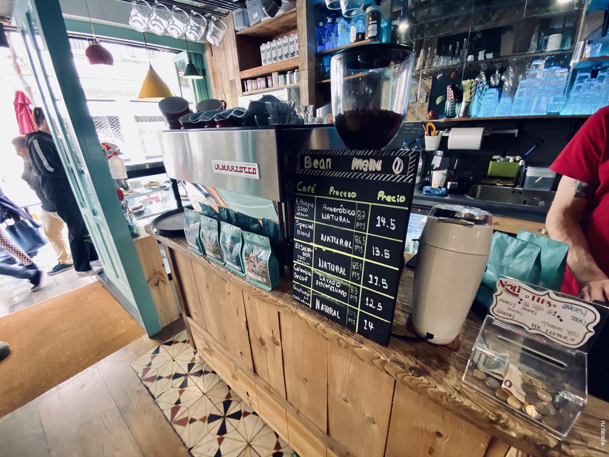 Испания, Пальма, Blend. Noti coffee roasters, витрина